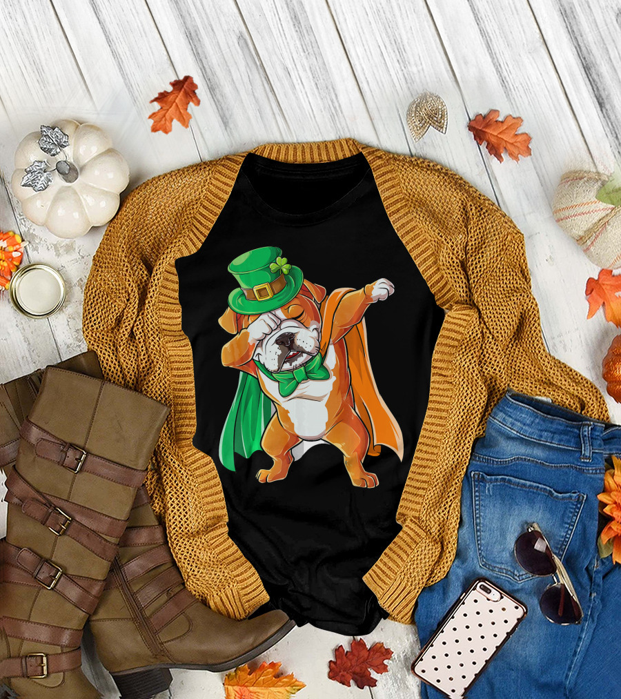 Dabbing English Bulldog Leprechaun Costume with Green Cape and Hat T-Shirt