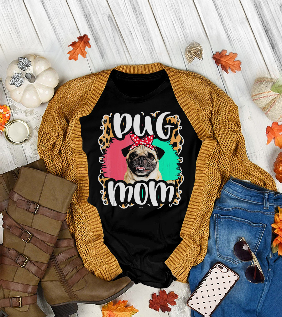 PUG Mom Cute Pug Lover with Red Bow and Leopard Print Frame T-Shirt