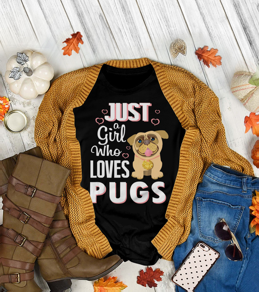 Just A Girl Who Loves Pugs Pug With Hearts T-Shirt