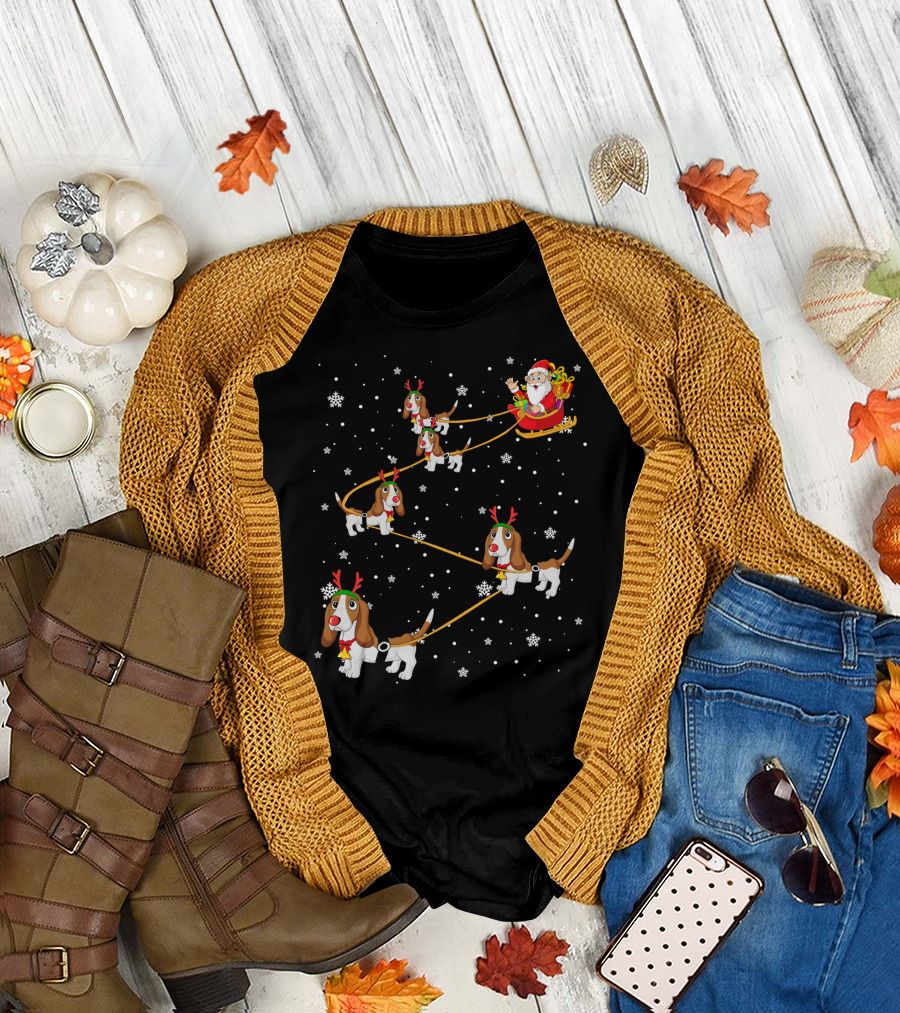 Basset Hound Lover Santa Sleigh Snowflakes T-Shirt