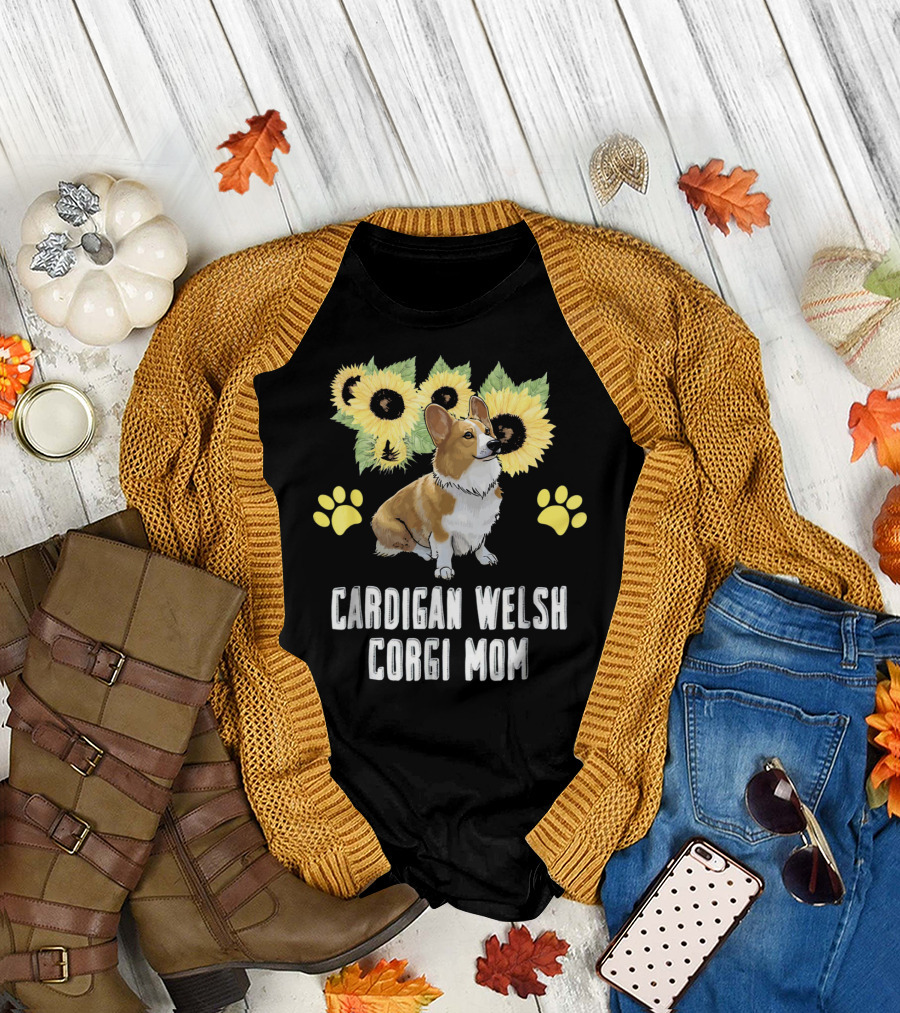 Cardigan Welsh Corgi Mom Sunflower Paw Prints T-Shirt