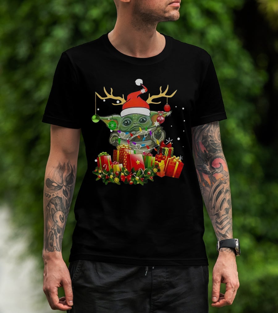 Christmas Baby Yoda Reindeer Antlers Gifts The Mandalorian T-Shirt