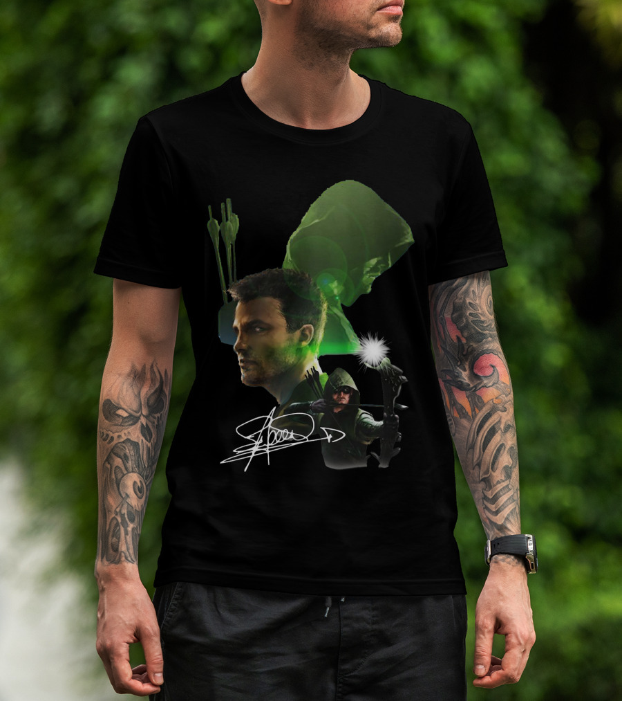 Stephen Amell Green Arrow Signed Hooded Archer Image T-Shirt