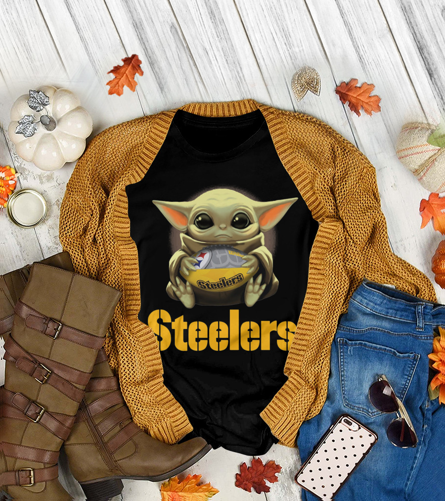 Baby Yoda Steelers Hug Football T-Shirt
