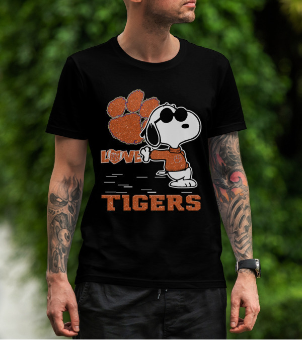 Snoopy Love Clemson Tigers Paw Prints T-Shirt