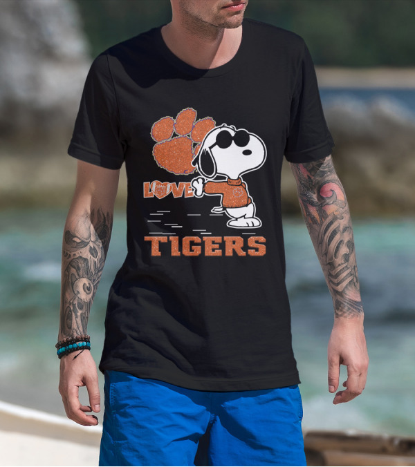 Snoopy Love Clemson Tigers Paw Prints T-Shirt