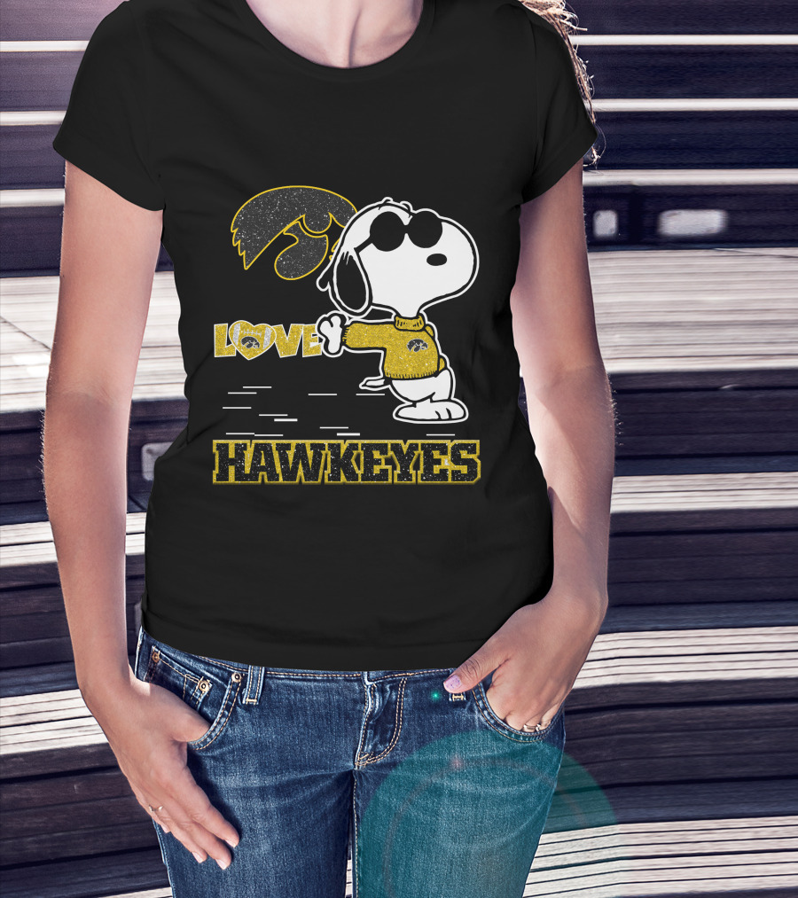 Snoopy Love Iowa Hawkeyes Football Fans Peanuts Ncaa T-Shirt