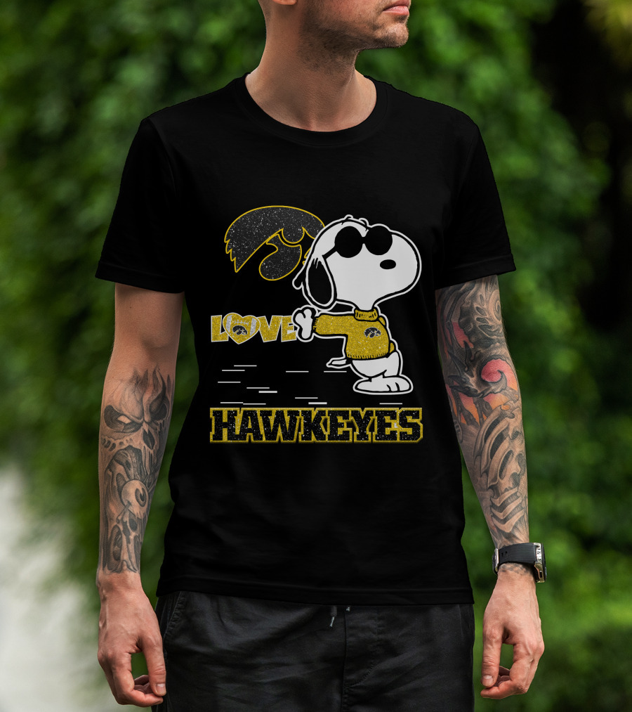 Snoopy Love Iowa Hawkeyes Football Fans Peanuts Ncaa T-Shirt