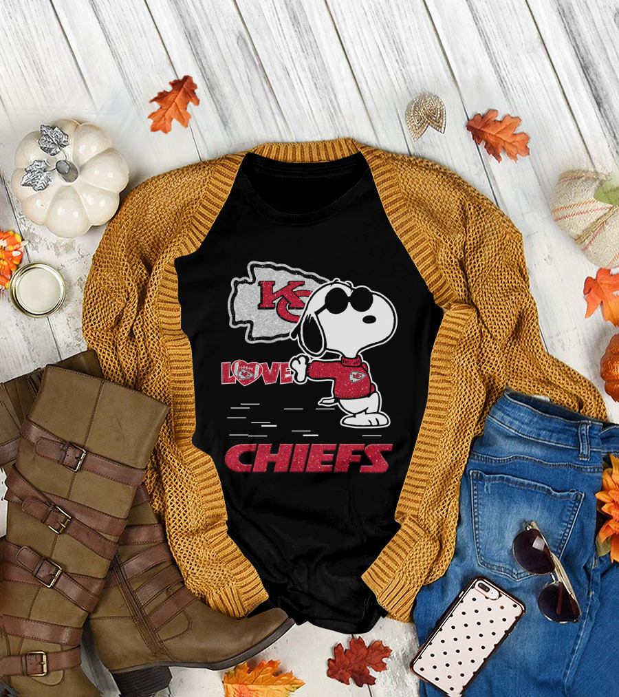 Snoopy Kansas City Chiefs Love Chiefs KC T-Shirt
