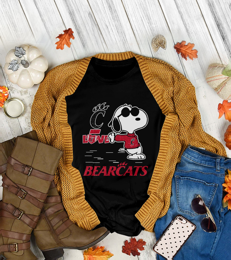Snoopy Cincinnati Bearcats Love with Stylized C T-Shirt