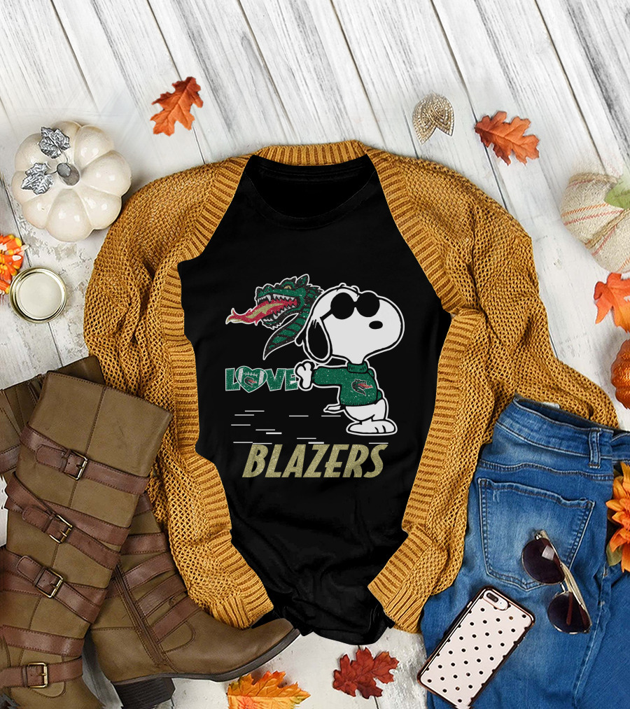 Snoopy Love UAB Blazers Peanuts Football Green Dragon T-Shirt