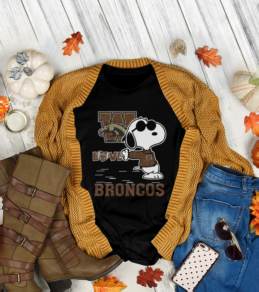 Snoopy Love Western Michigan Broncos Football Mascot Enthusiast T-Shirt