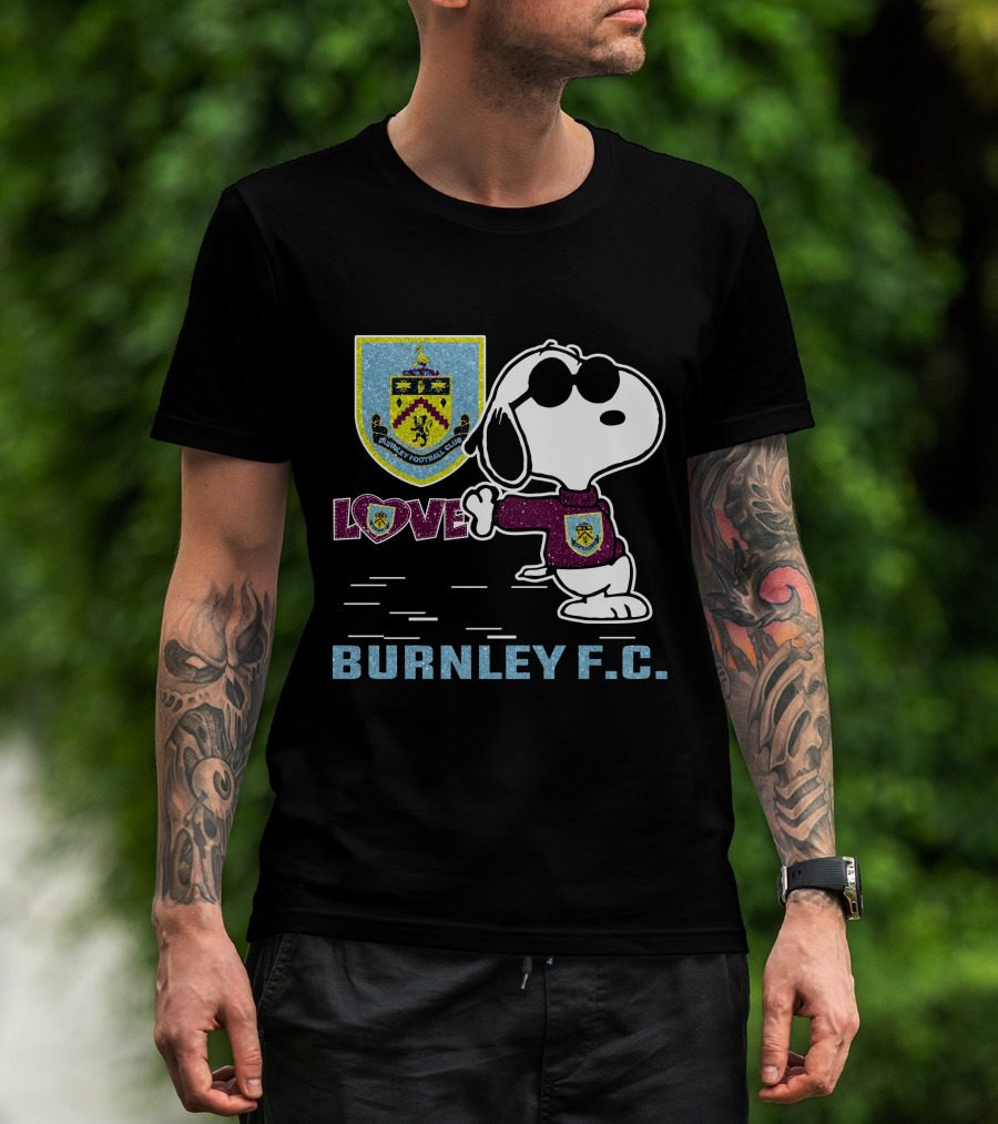 Snoopy Love Burnley F.c. T-Shirt