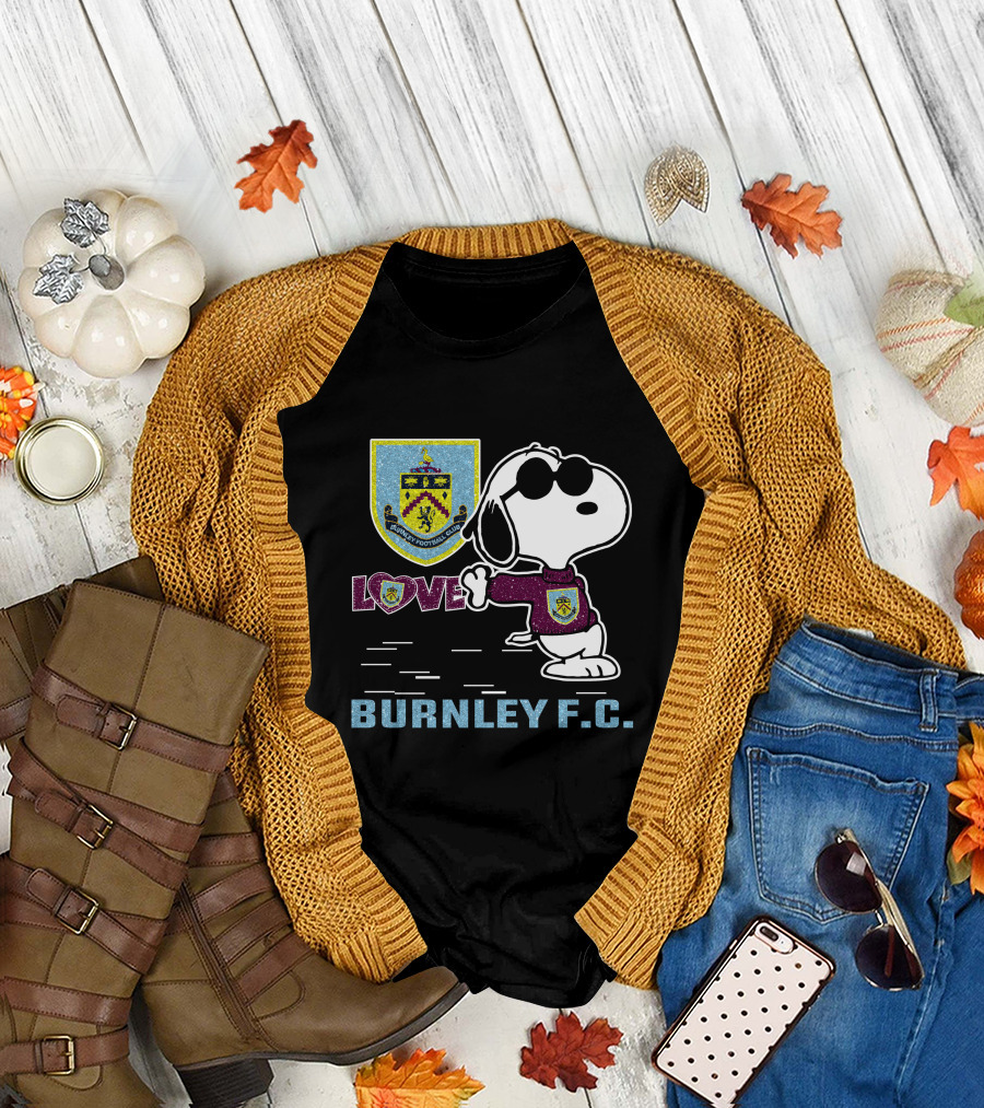 Snoopy Love Burnley F.c. T-Shirt