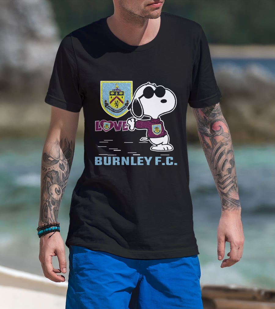 Snoopy Love Burnley F.c. T-Shirt
