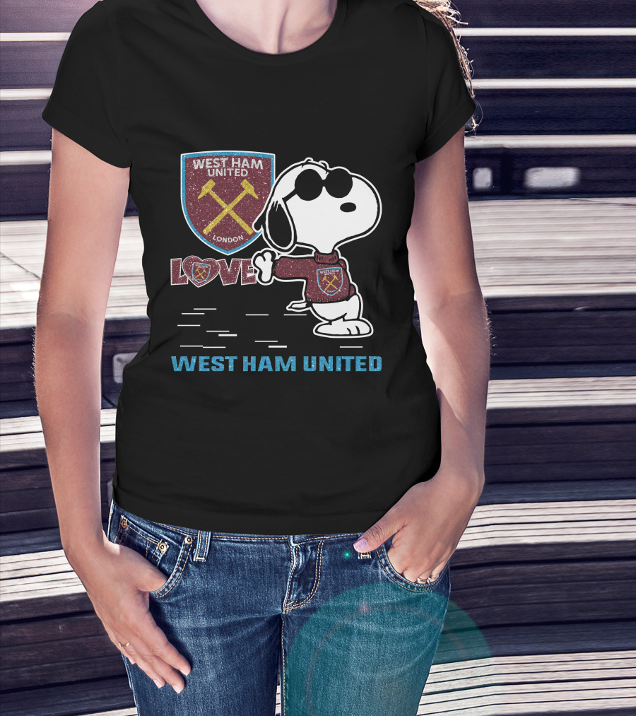 Snoopy Love West Ham United London T-Shirt