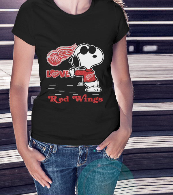 Snoopy Love Detroit Red Wings Peanuts Hockey Fan T-Shirt