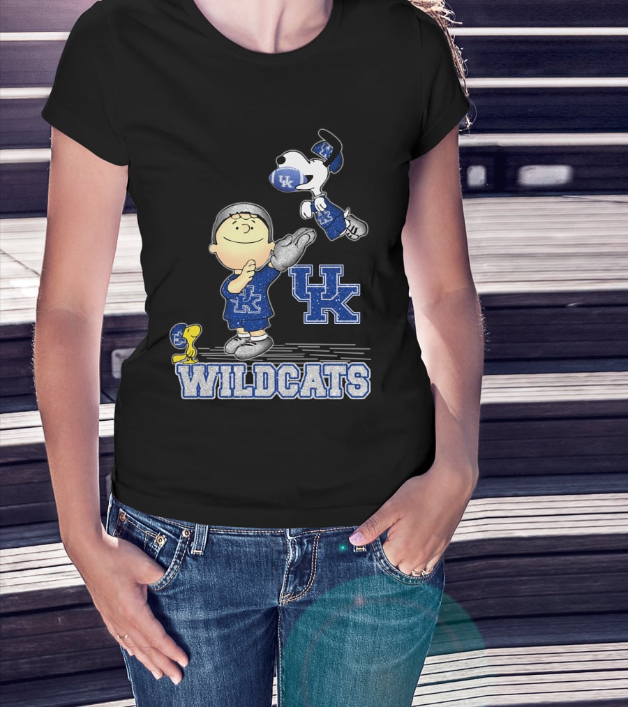 Snoopy And Friends Kentucky Wildcats UK Football Charm T-Shirt