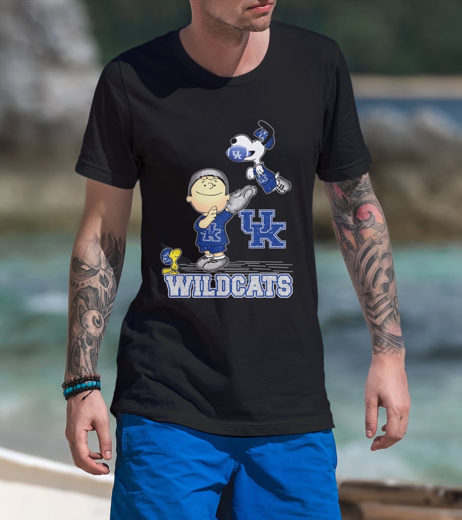 Snoopy And Friends Kentucky Wildcats UK Football Charm T-Shirt