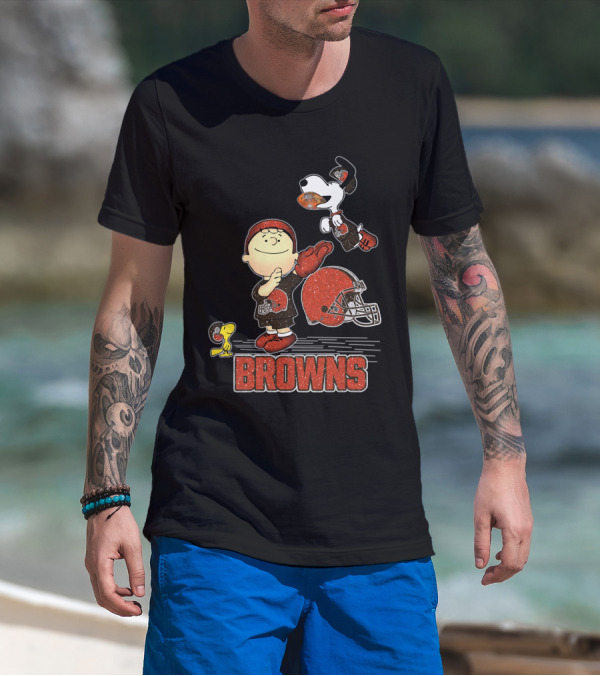Snoopy And Friends Cleveland Browns Football Fun T-Shirt