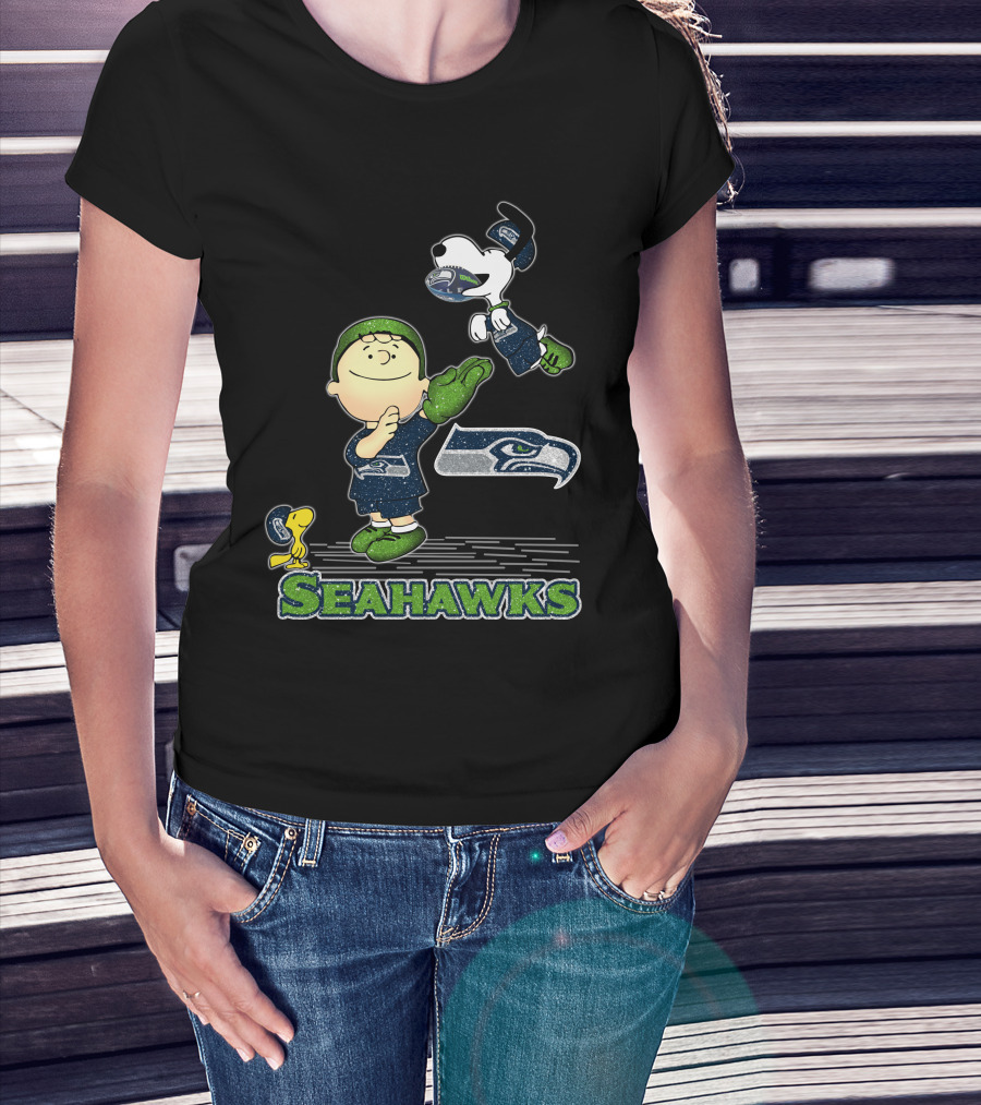 Snoopy Love Seattle Seahawks Peanuts Football Team T-Shirt