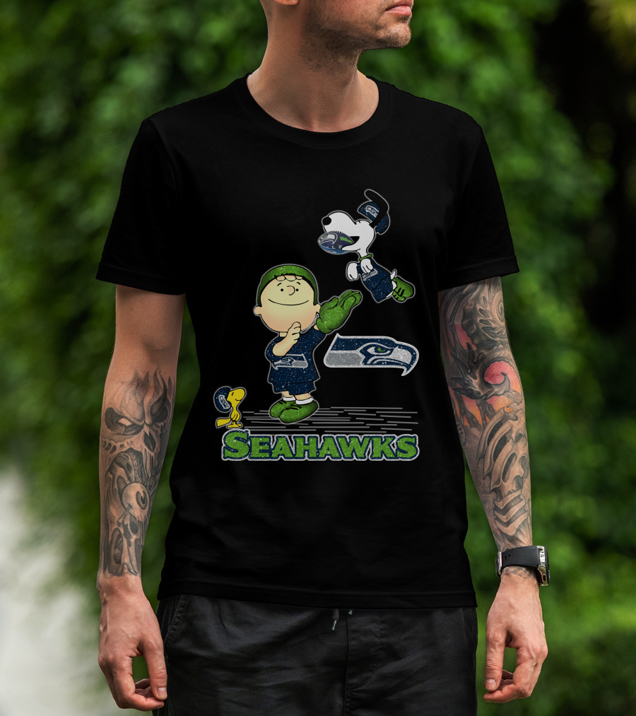 Snoopy Love Seattle Seahawks Peanuts Football Team T-Shirt