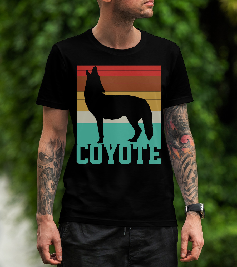 Coyote Retro Silhouette Striped Sunset Motif T-Shirt