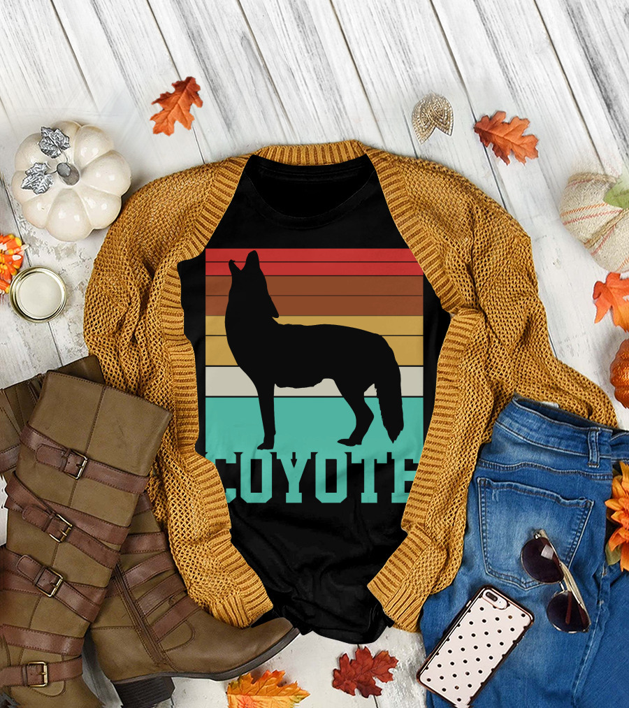 Coyote Retro Silhouette Striped Sunset Motif T-Shirt