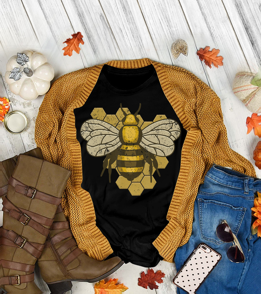 Beekeeper Beekeeping Vintage Save The Bees Honeycomb T-Shirt