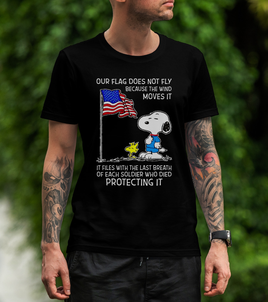Snoopy And Woodstock With American Flag Tribute To Soldiers T-Shirt