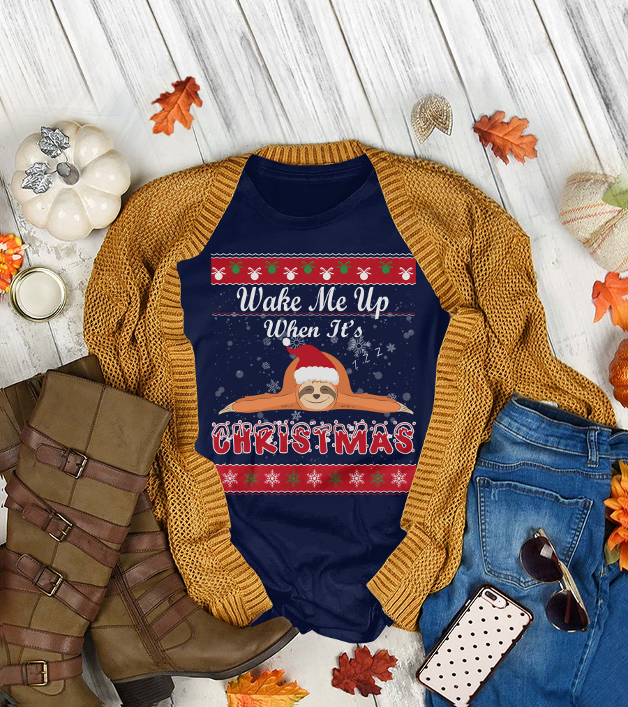 Wake Me Up When It's Christmas Sloth Santa Hat Snowflakes Zzz T-Shirt
