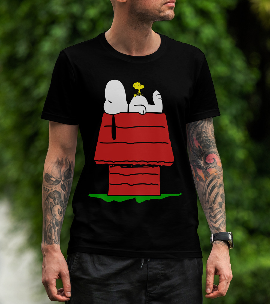 Snoopy And Woodstock Relaxing On Doghouse Roof T-Shirt