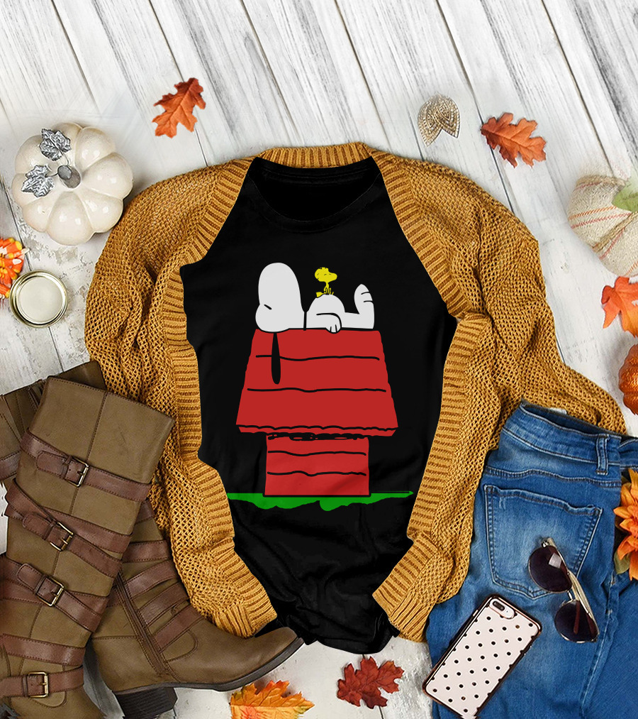 Snoopy and Woodstock Relaxing on Doghouse Roof T-Shirt