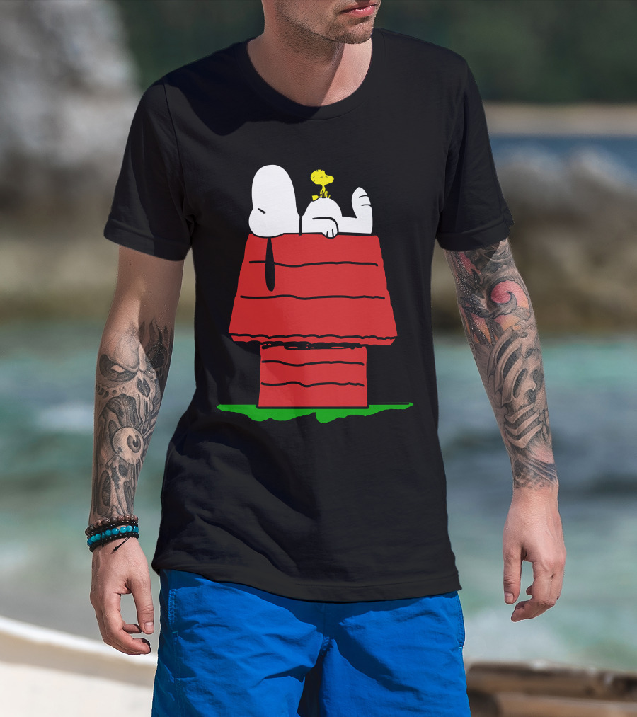Snoopy And Woodstock Relaxing On Doghouse Roof T-Shirt
