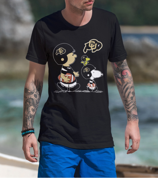 COLORADO BUFFALOES SNOOPY AND WOODSTOCK FOOTBALL CHARLIE BROWN T-Shirt