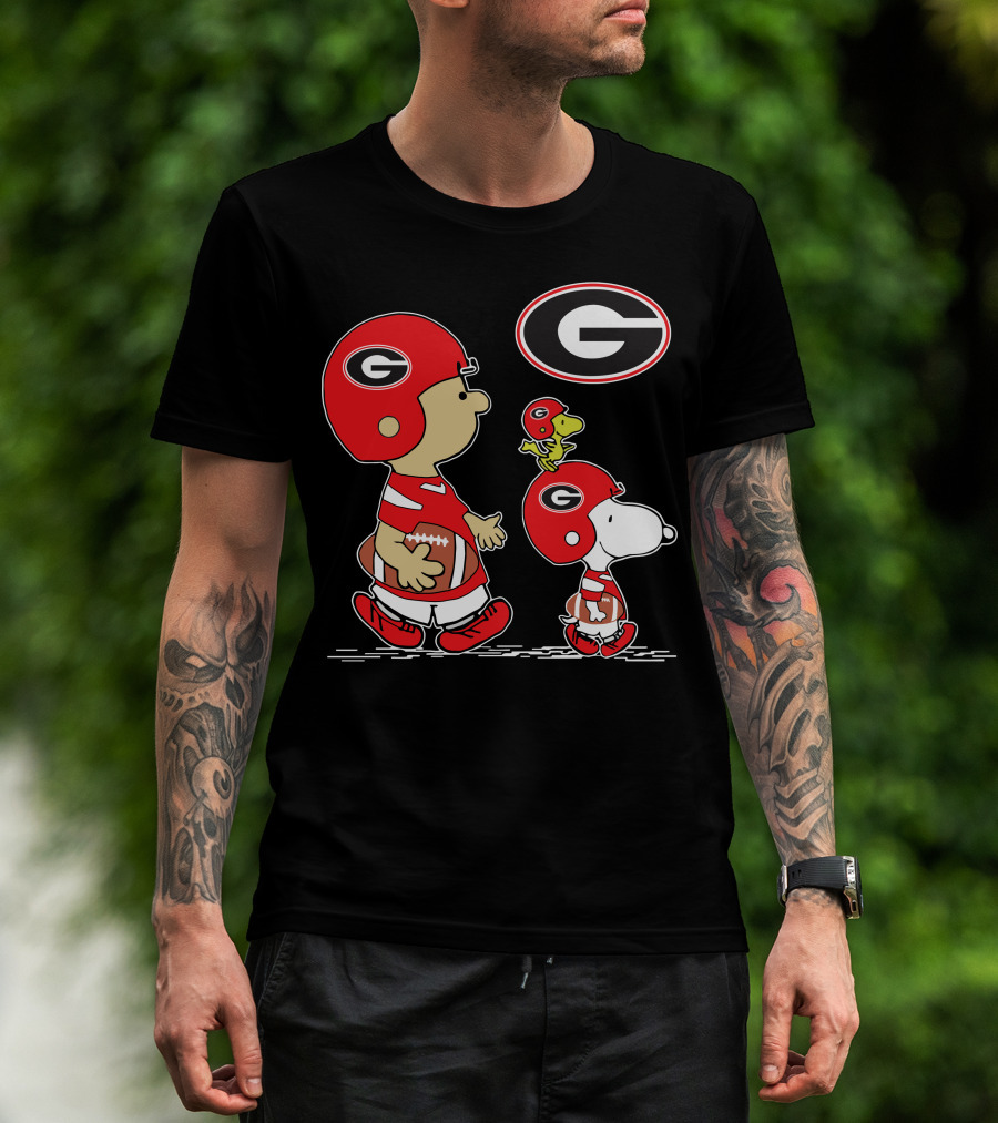 Georgia Bulldogs Football Team Peanuts Characters Wearing Helmets T-Shirt