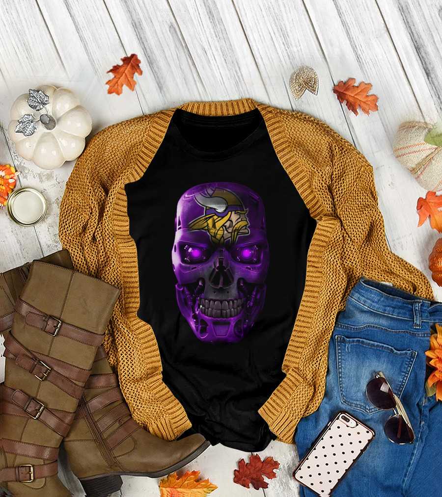 Vikings Skull Helmet Futuristic Purple Glowing Eyes T-Shirt
