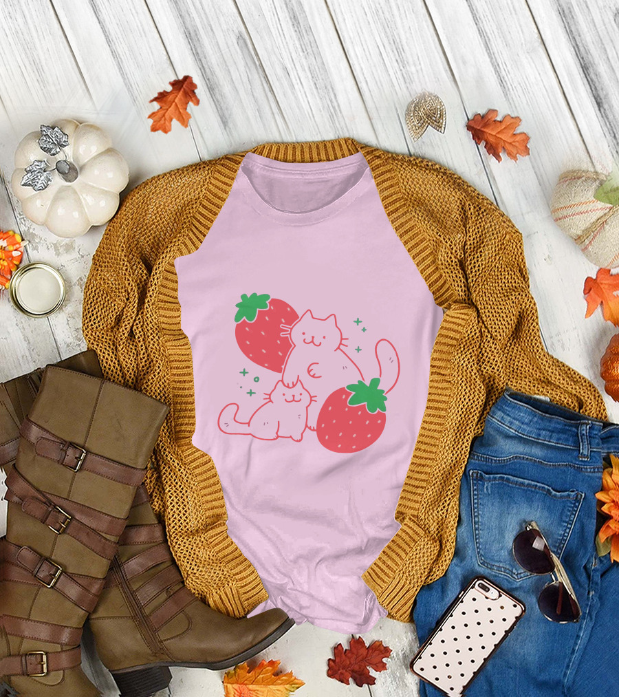 Crowlines Shop Strawberry Cat and Kitten with Stars and Strawberries T-Shirt