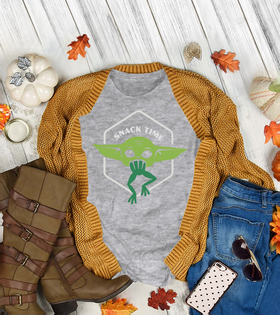 Snack Time The Mandalorian Baby Yoda Eating Frog T-Shirt