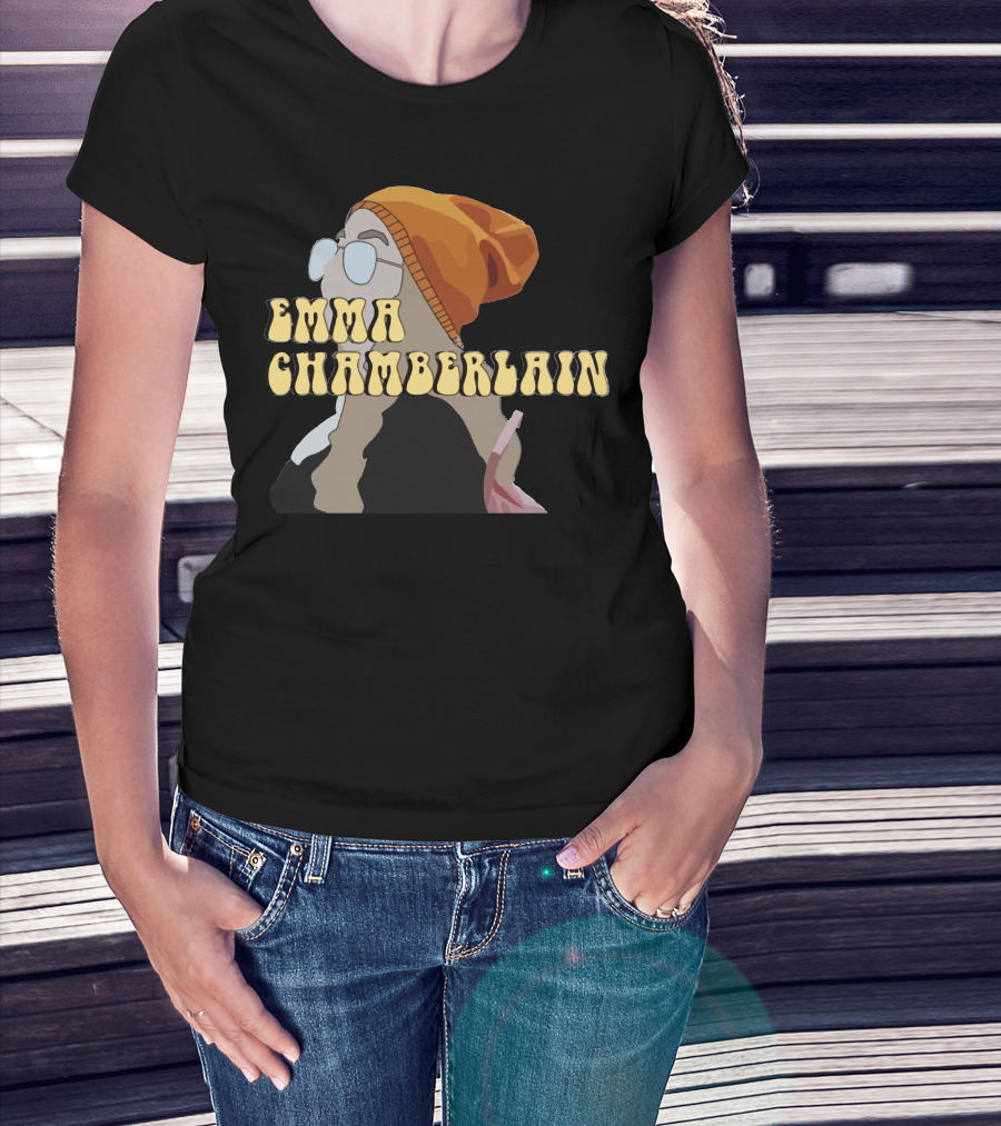 Emma Chamberlain YouTube Customized Women Fashion Trendsetter Beanie Glasses T-Shirt
