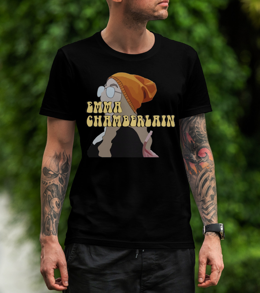 Emma Chamberlain YouTube Customized Women Fashion Trendsetter Beanie Glasses T-Shirt