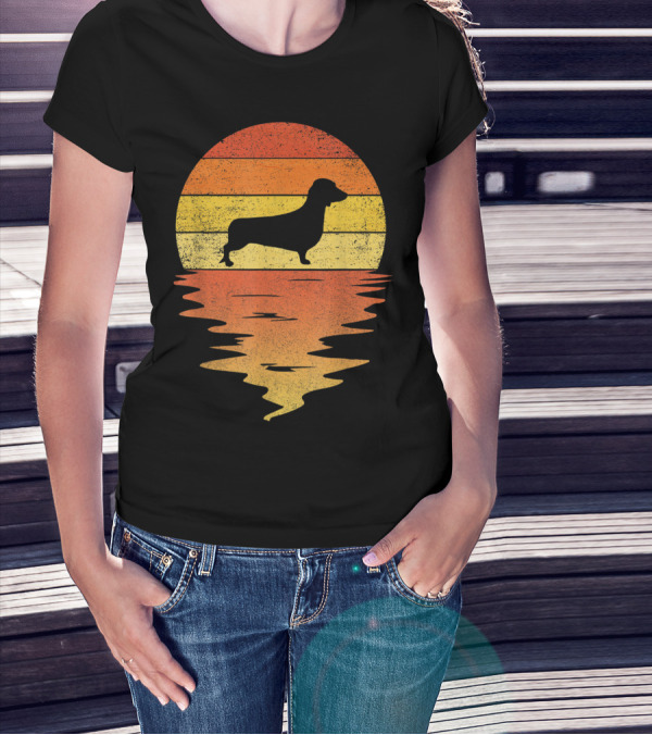 Dachshund Silhouette 70s Vintage Sunset T-Shirt
