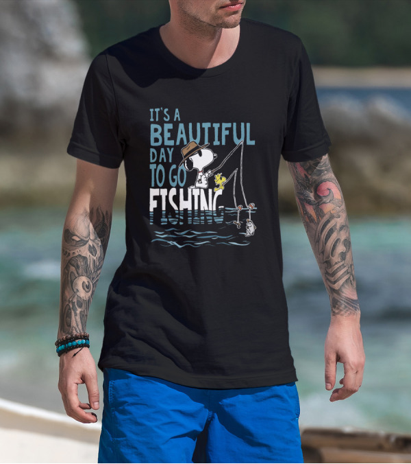 IT'S A BEAUTIFUL DAY TO GO FISHING SNOOPY CHARLIE BROWN PEANUTS WOODSTOCK T-Shirt