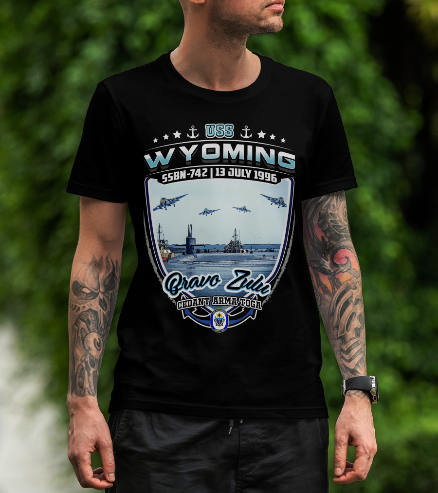 Uss Wyoming Ssbn-742 13 July 1996 Bravo Zulu Cedant Arma Toga T-Shirt