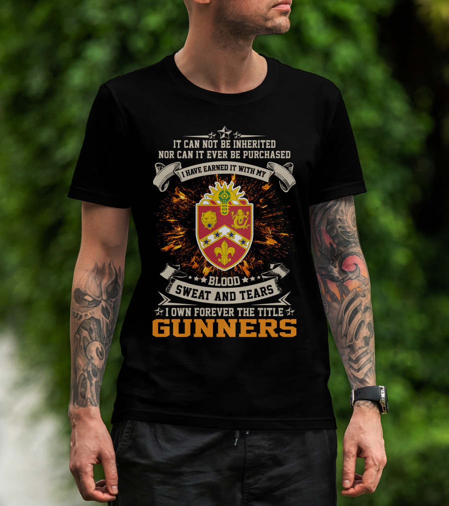 2Nd Battalion 3Rd Field Artillery Regiment Gunners Blood Sweat And Tears Crest T-Shirt