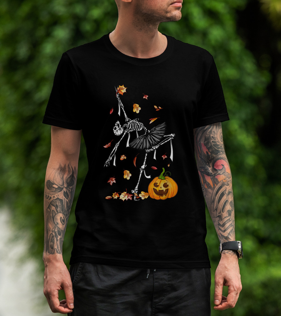 Ballet Dancer Ballerina Skeleton With Jack-O'-Lantern Halloween Fall Leaves T-Shirt