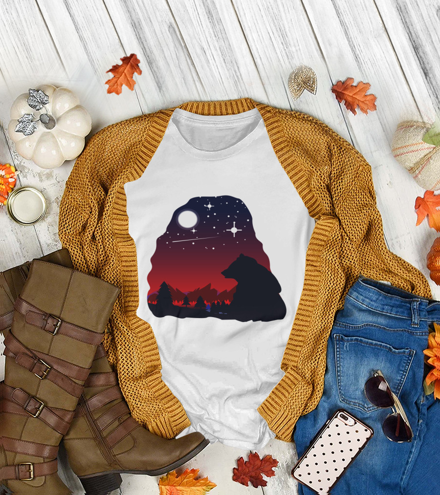 Bear Wildlife Animal Stargazing in Mountain Night Scene T-Shirt