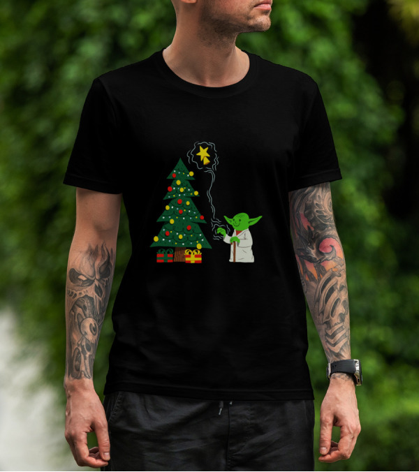 Star Wars Yoda Uses Force To Decorate Christmas Tree With Star T-Shirt