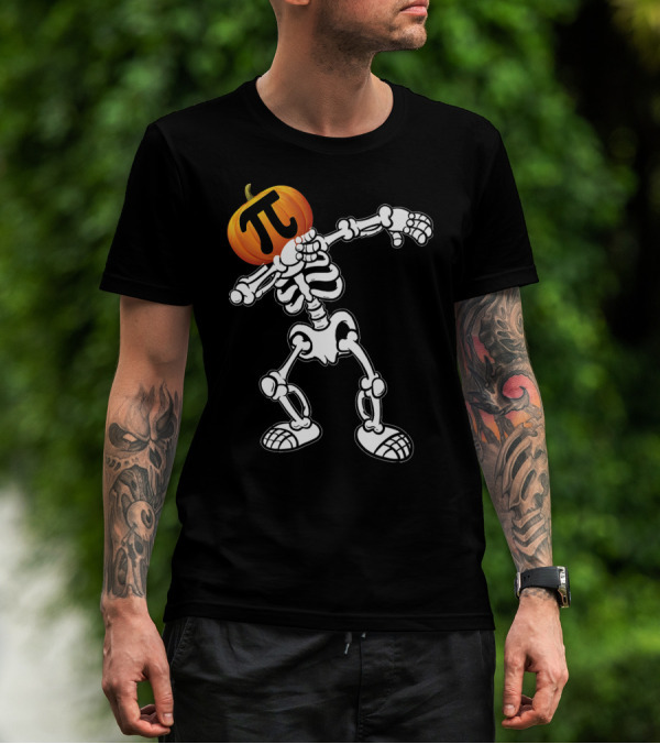 Funny Halloween Skeleton Dabbing Pumpkin Pi Math T-Shirt