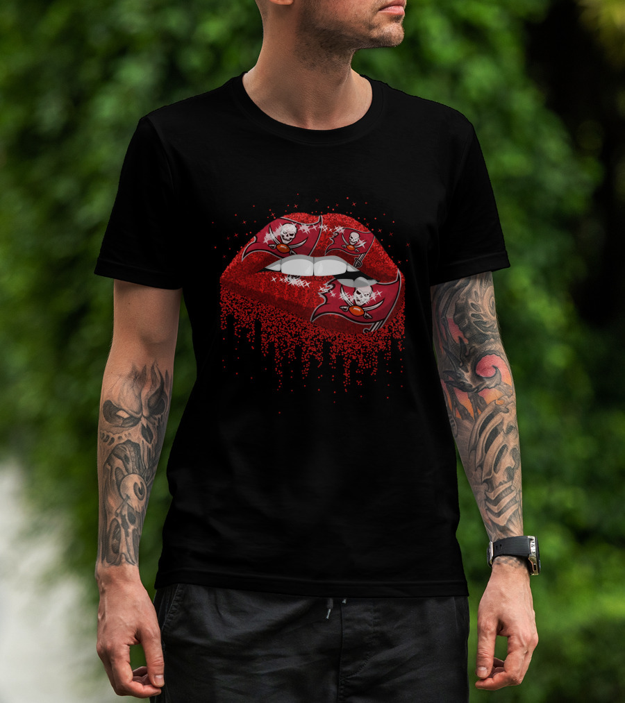 Tampa Bay Buccaneers Logo Red Glitter Lips T-Shirt